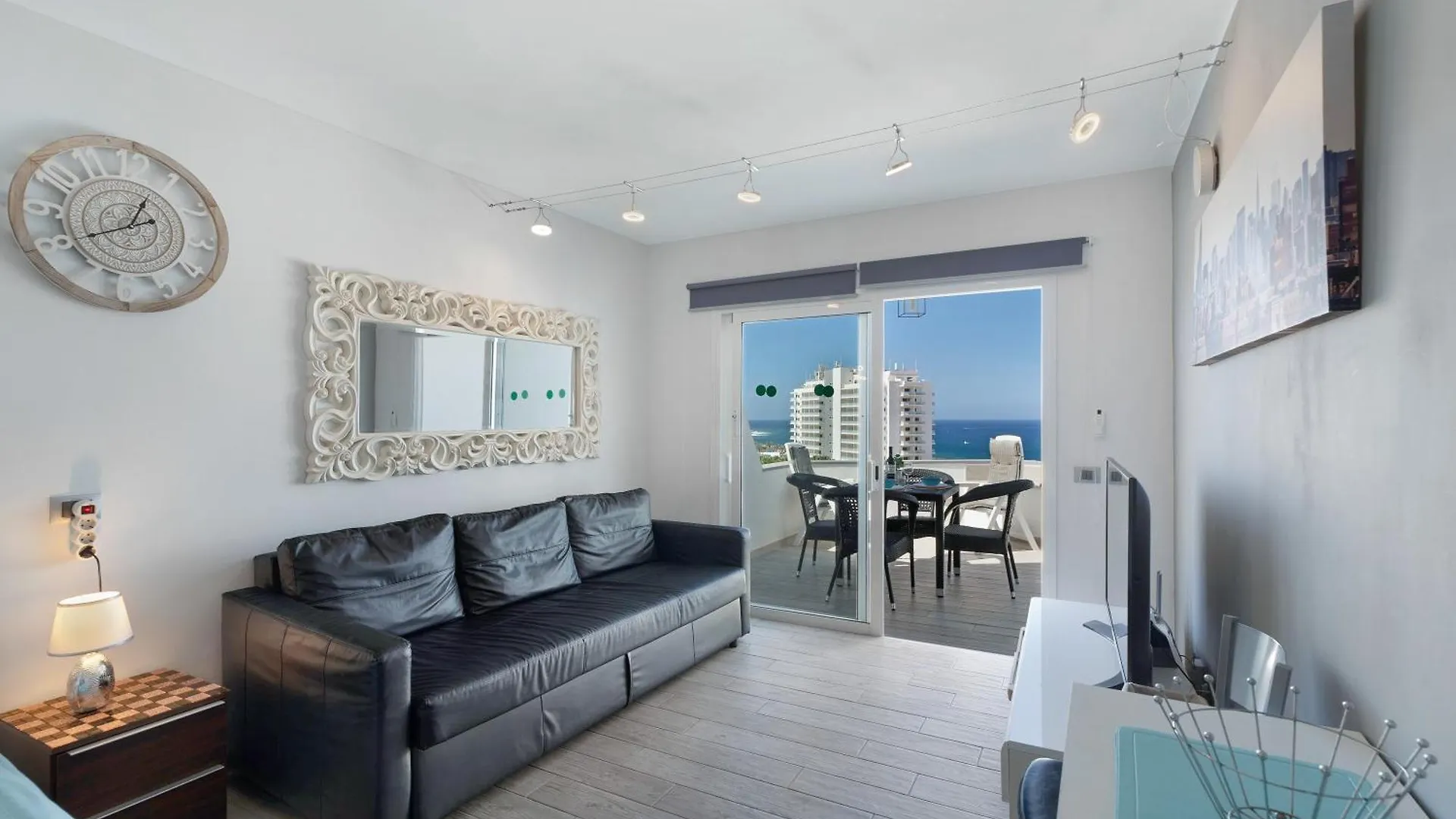 Las Flores 407 Playa Fanabe Apartment